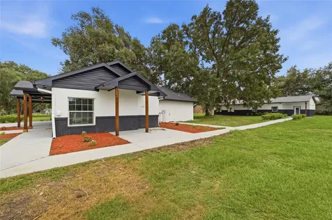 1205 E Knights Griffin Road Plant City FL 33565