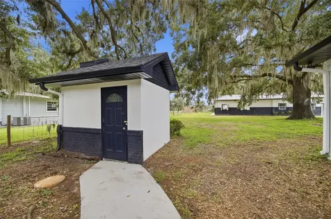 1205 E Knights Griffin Road Plant City FL 33565