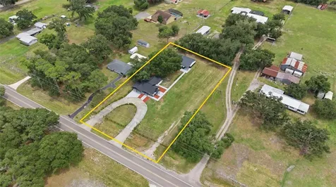 1205 E Knights Griffin Road Plant City FL 33565