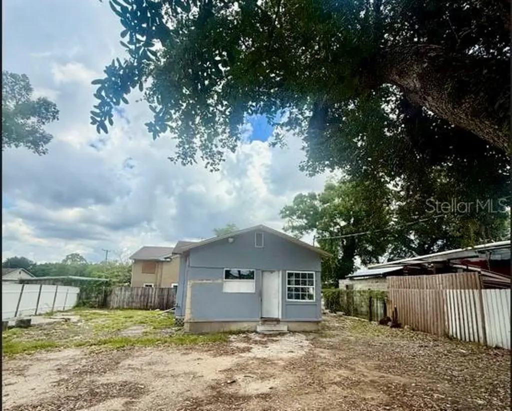 1705 W Powhatan Avenue Tampa FL 33603