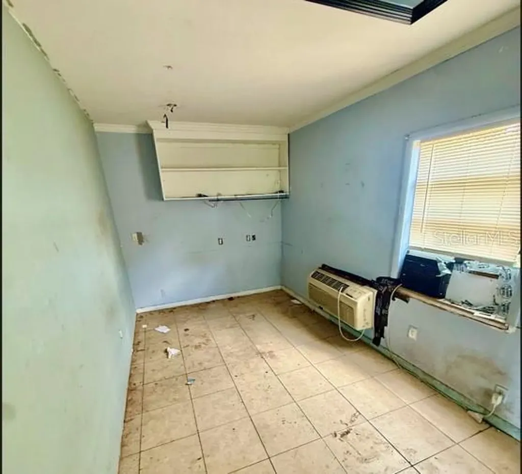 1705 W Powhatan Avenue Tampa FL 33603