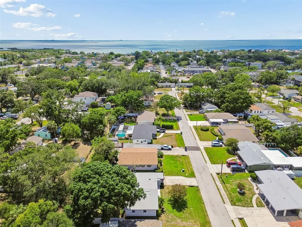 4618 W Bay Court Avenue Tampa FL 33611