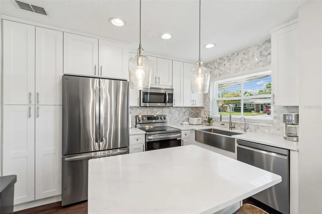 4618 W Bay Court Avenue Tampa FL 33611