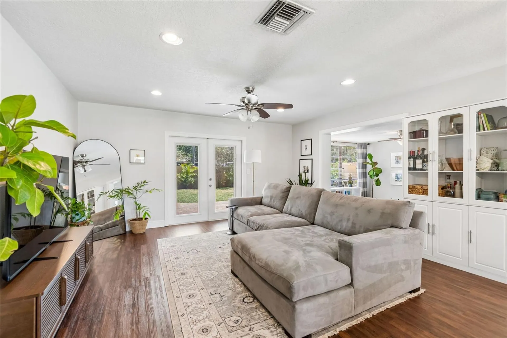 4618 W Bay Court Avenue Tampa FL 33611