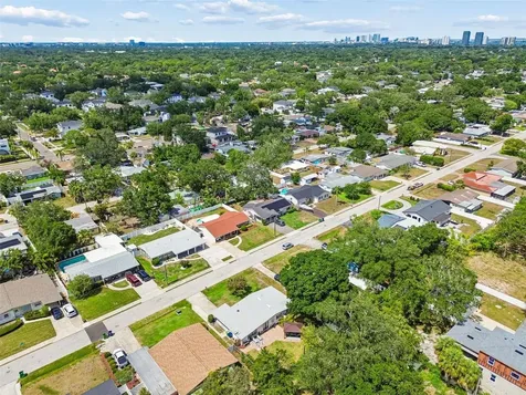 4618 W Bay Court Avenue Tampa FL 33611