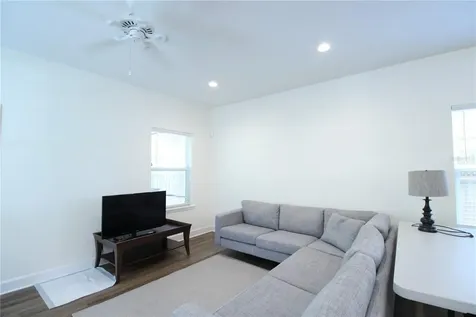 238 NE 9th Street Gainesville FL 32601