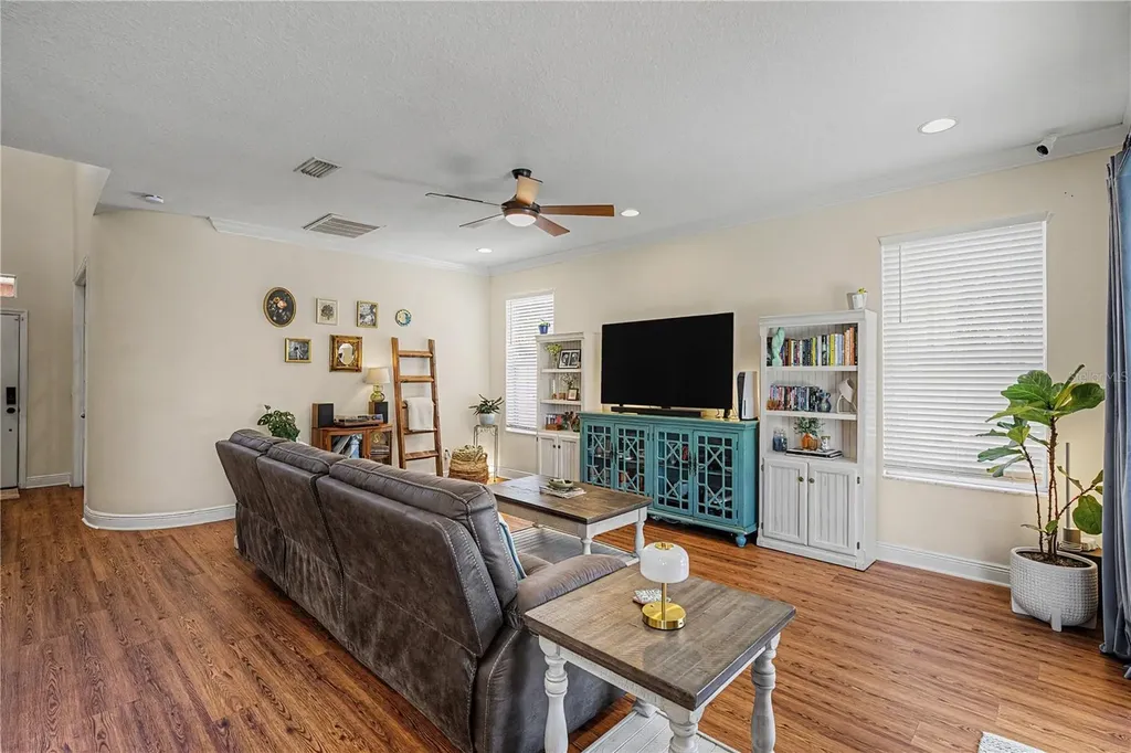 4205 Knob Lake Court Tampa FL 33619