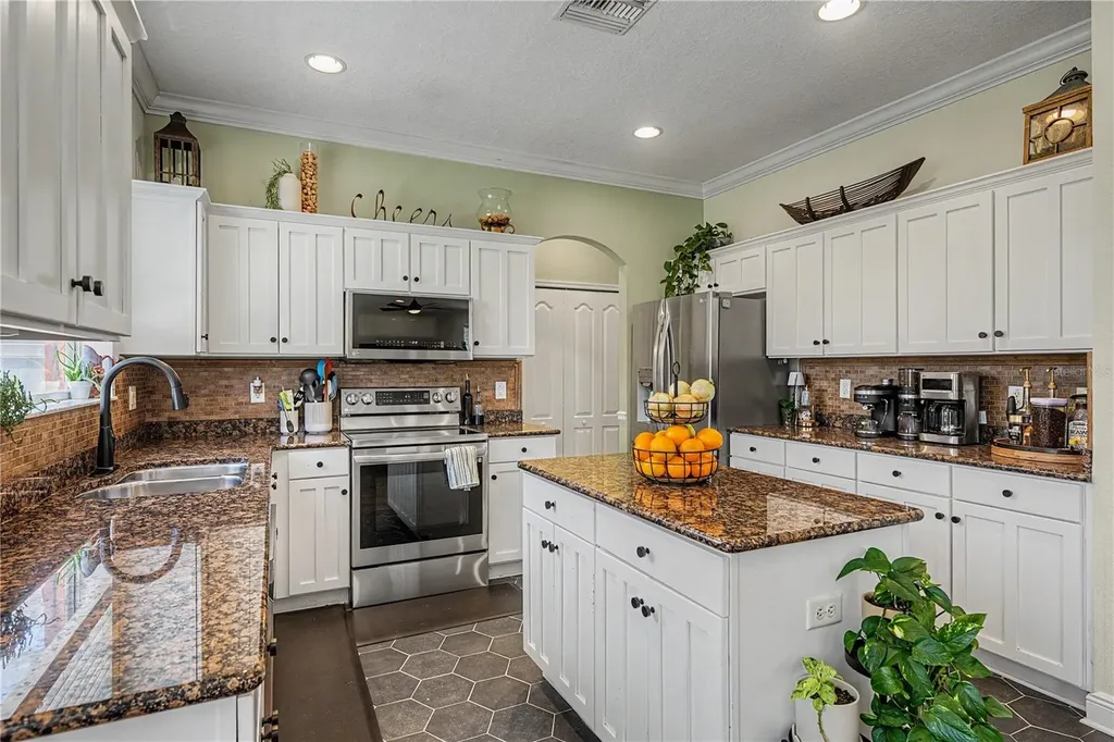 4205 Knob Lake Court Tampa FL 33619