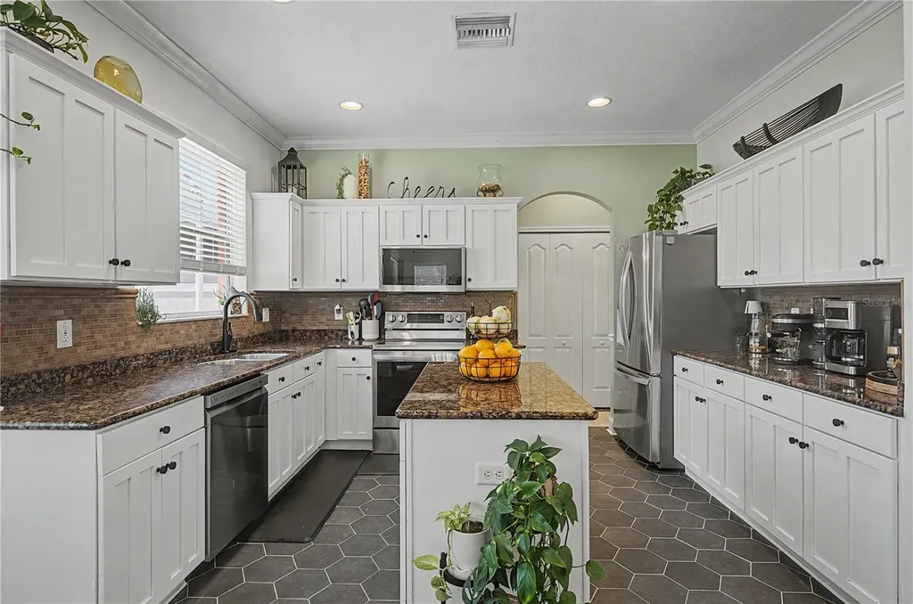 4205 Knob Lake Court Tampa FL 33619