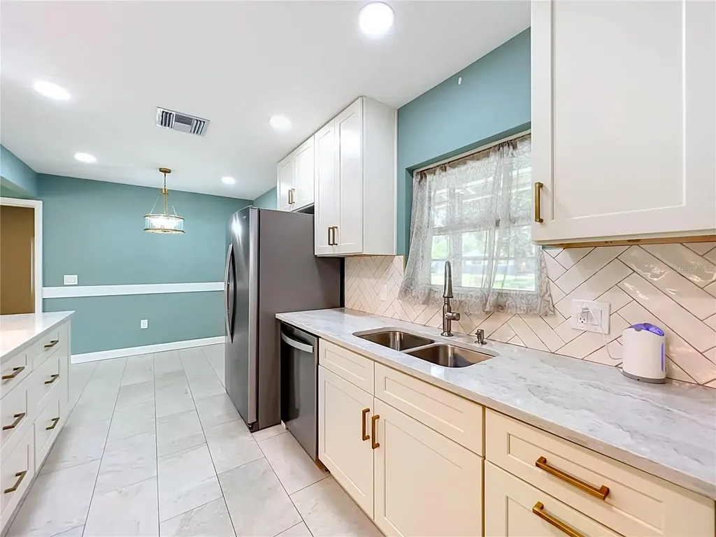 1534 Leeway Avenue Orlando FL 32810