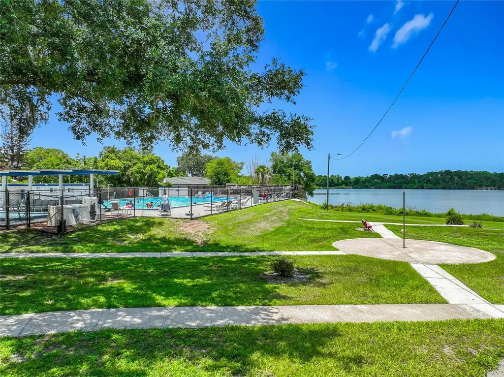 1534 Leeway Avenue Orlando FL 32810