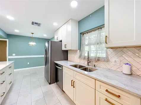 1534 Leeway Avenue Orlando FL 32810