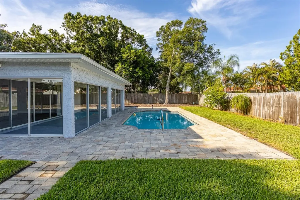 3276 Fox Hill Drive Clearwater FL 33761