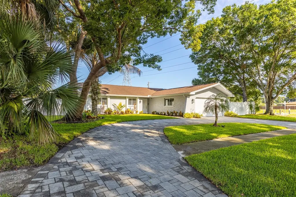 3276 Fox Hill Drive Clearwater FL 33761