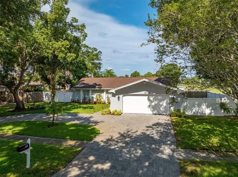3276 Fox Hill Drive Clearwater FL 33761