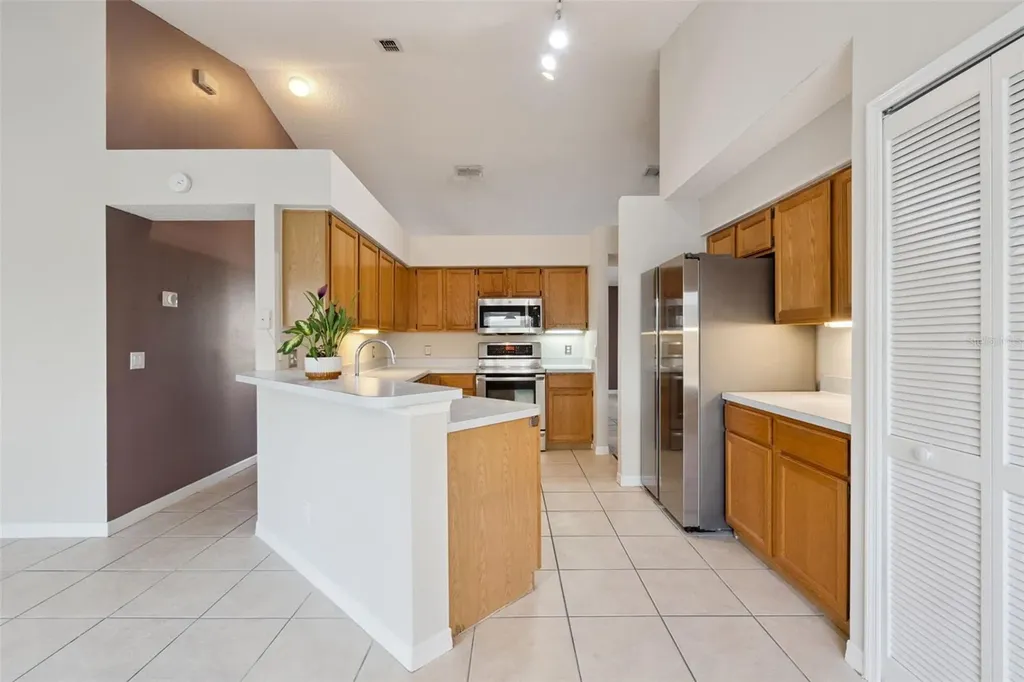 948 Rivecon Avenue Orlando FL 32825