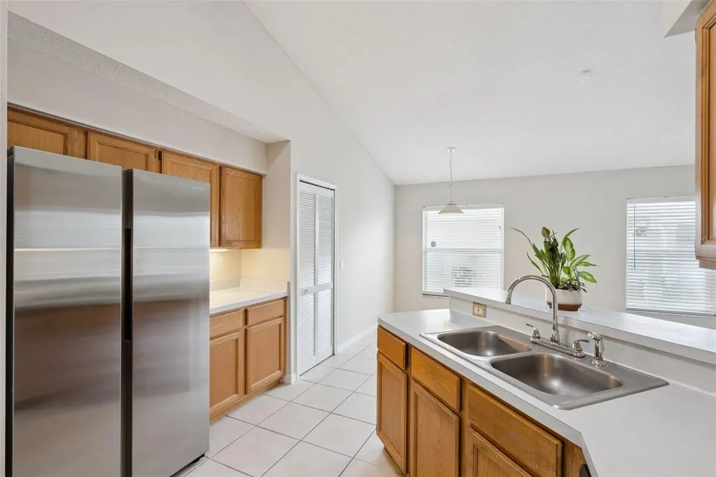 948 Rivecon Avenue Orlando FL 32825