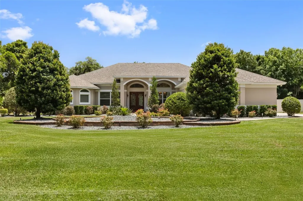 15900 Acorn Circle Tavares FL 32778