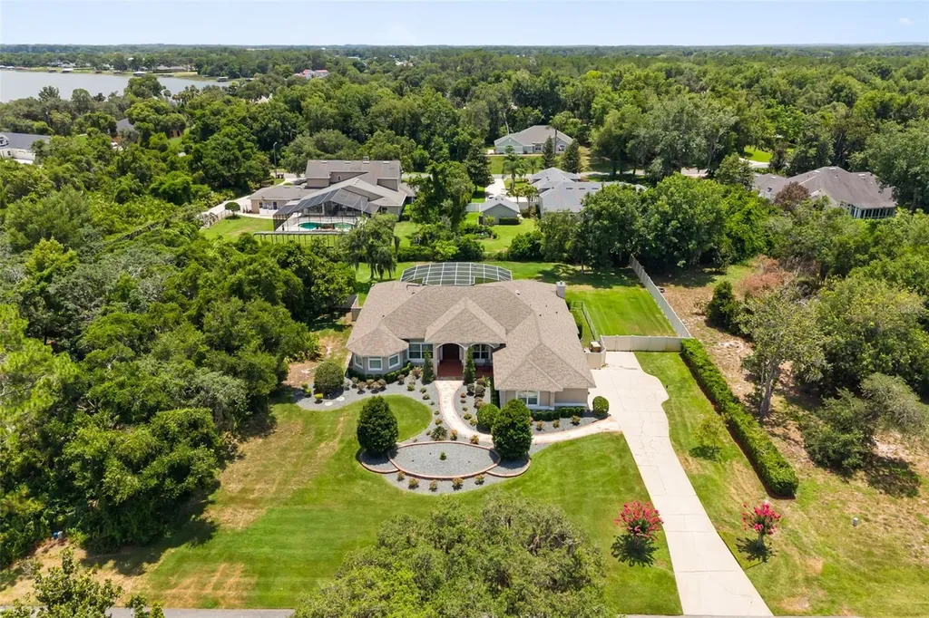 15900 Acorn Circle Tavares FL 32778