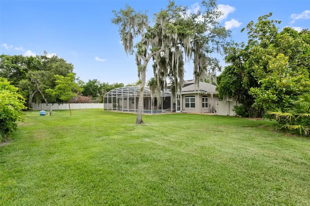 15900 Acorn Circle Tavares FL 32778