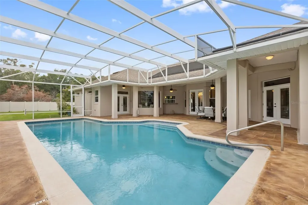 15900 Acorn Circle Tavares FL 32778