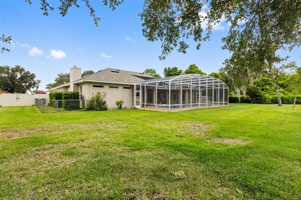 15900 Acorn Circle Tavares FL 32778