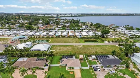 8003 19th Avenue Drive W Bradenton FL 34209