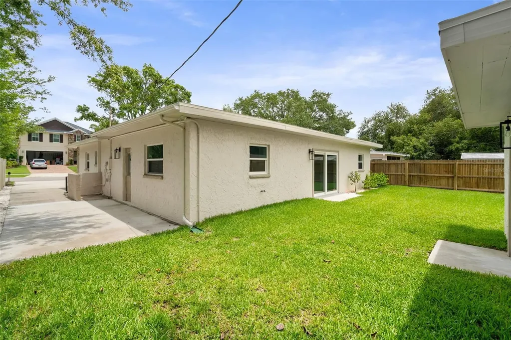 723 W Bayshore Drive Tarpon Springs FL 34689