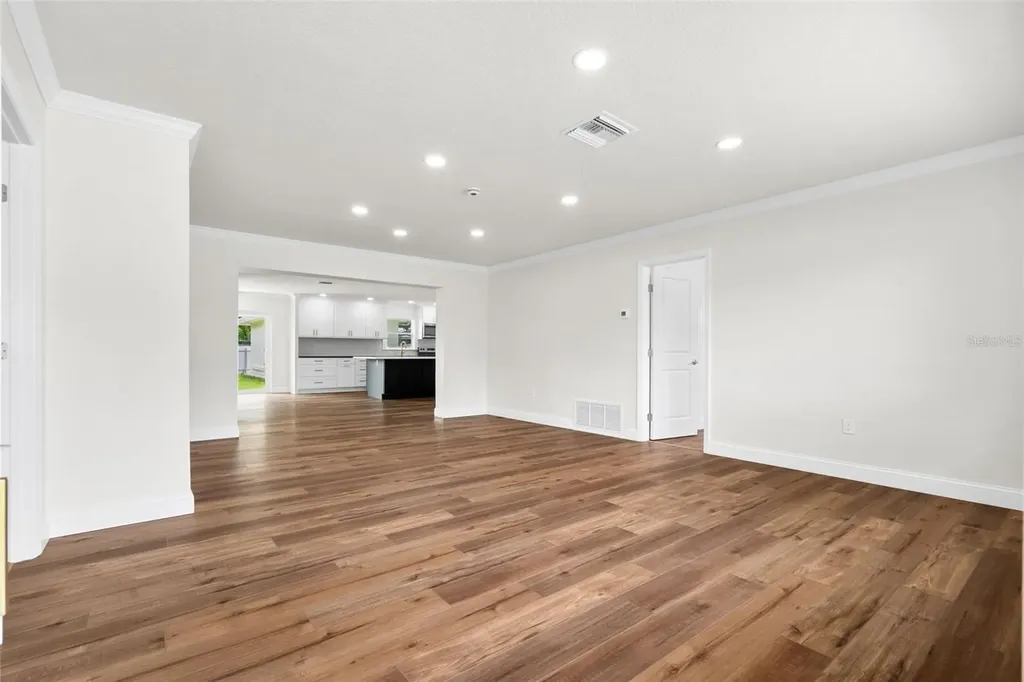723 W Bayshore Drive Tarpon Springs FL 34689