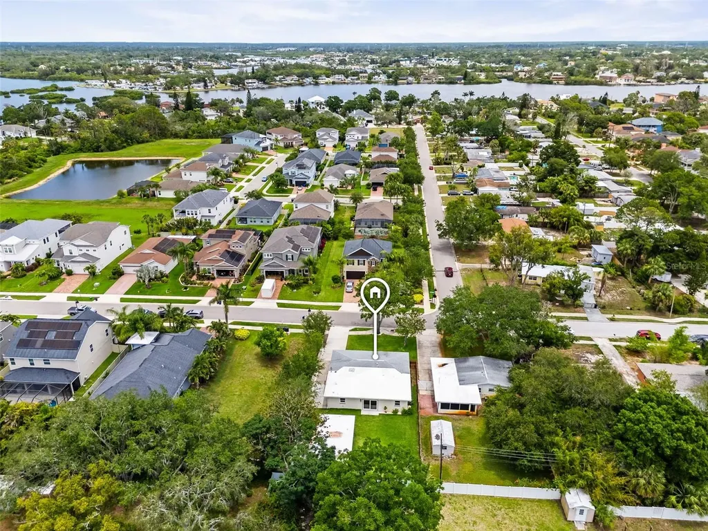 723 W Bayshore Drive Tarpon Springs FL 34689