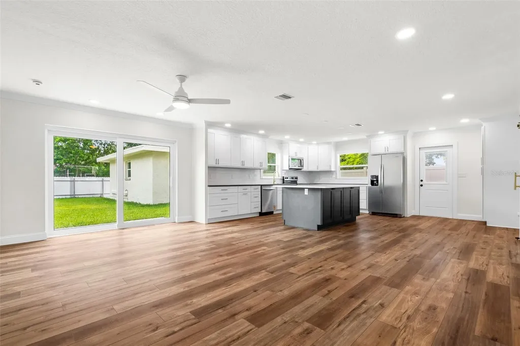 723 W Bayshore Drive Tarpon Springs FL 34689