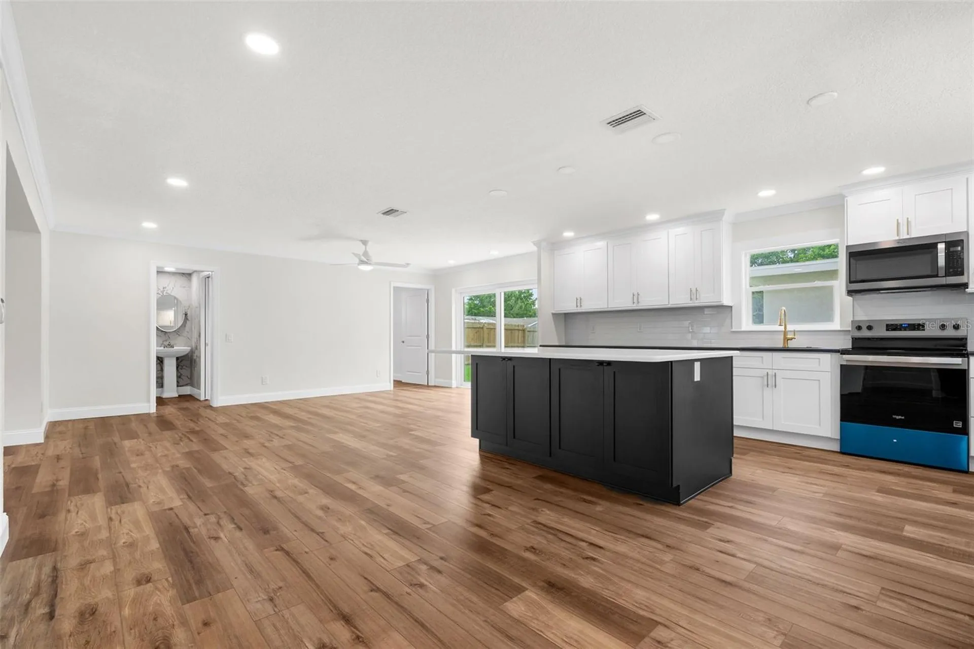 723 W Bayshore Drive Tarpon Springs FL 34689