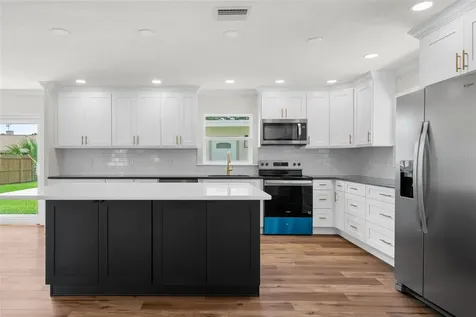 723 W Bayshore Drive Tarpon Springs FL 34689