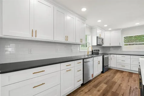 723 W Bayshore Drive Tarpon Springs FL 34689