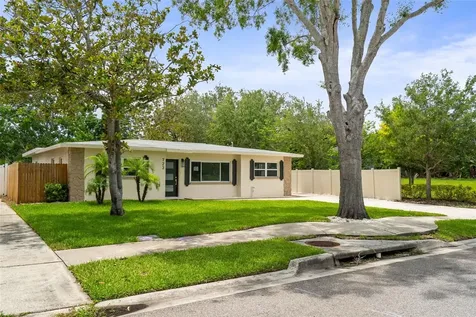 723 W Bayshore Drive Tarpon Springs FL 34689