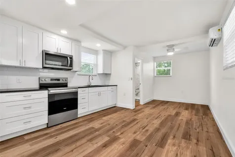 723 W Bayshore Drive Tarpon Springs FL 34689