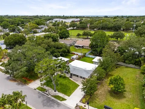 723 W Bayshore Drive Tarpon Springs FL 34689