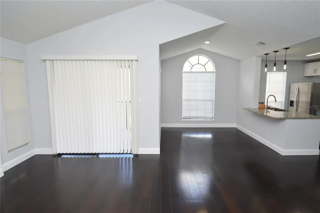 8621 Fancy Finch Drive Tampa FL 33614