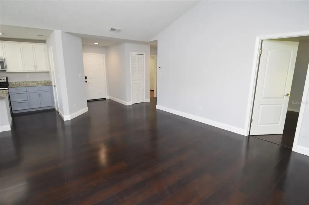 8621 Fancy Finch Drive Tampa FL 33614