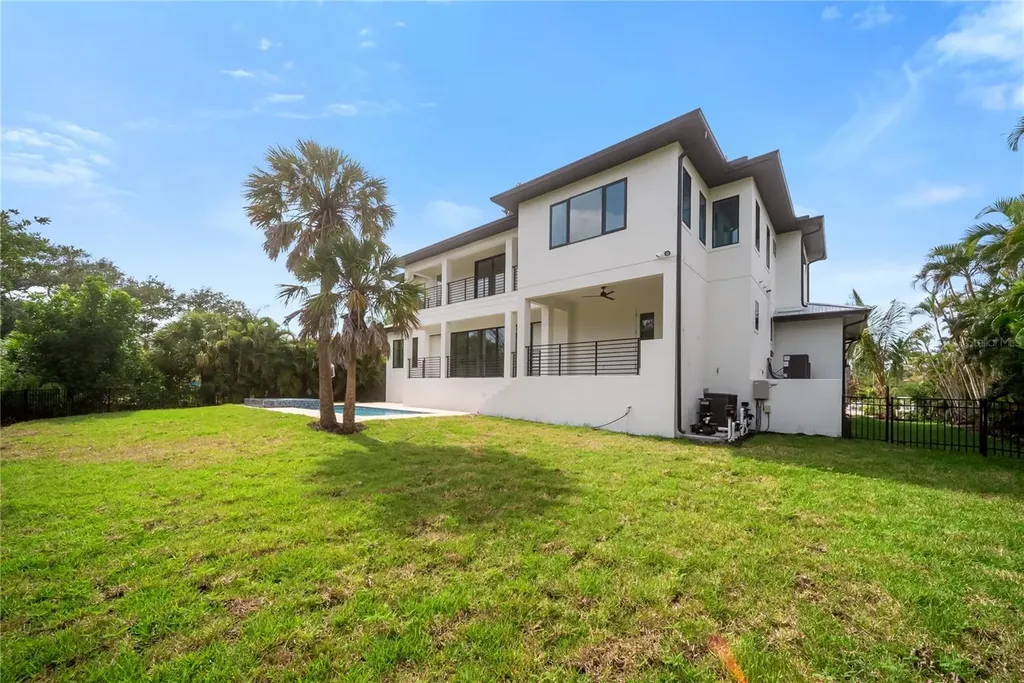 626 Buttonwood Drive Longboat Key FL 34228