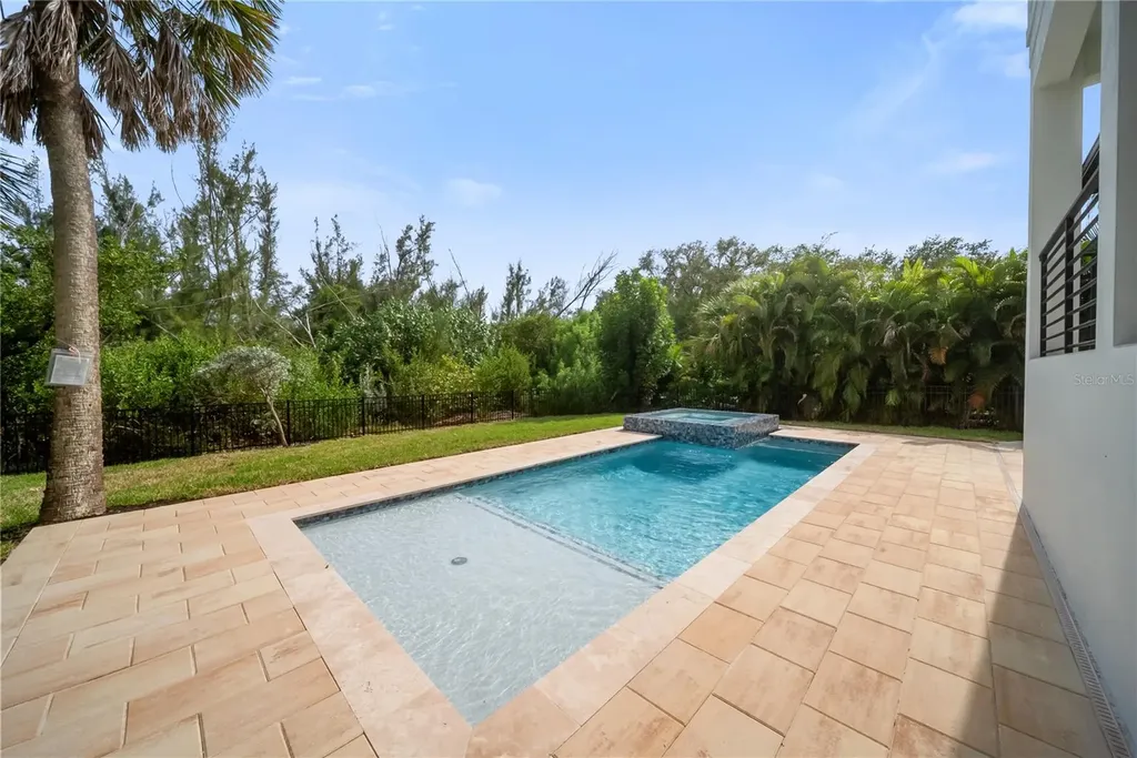 626 Buttonwood Drive Longboat Key FL 34228