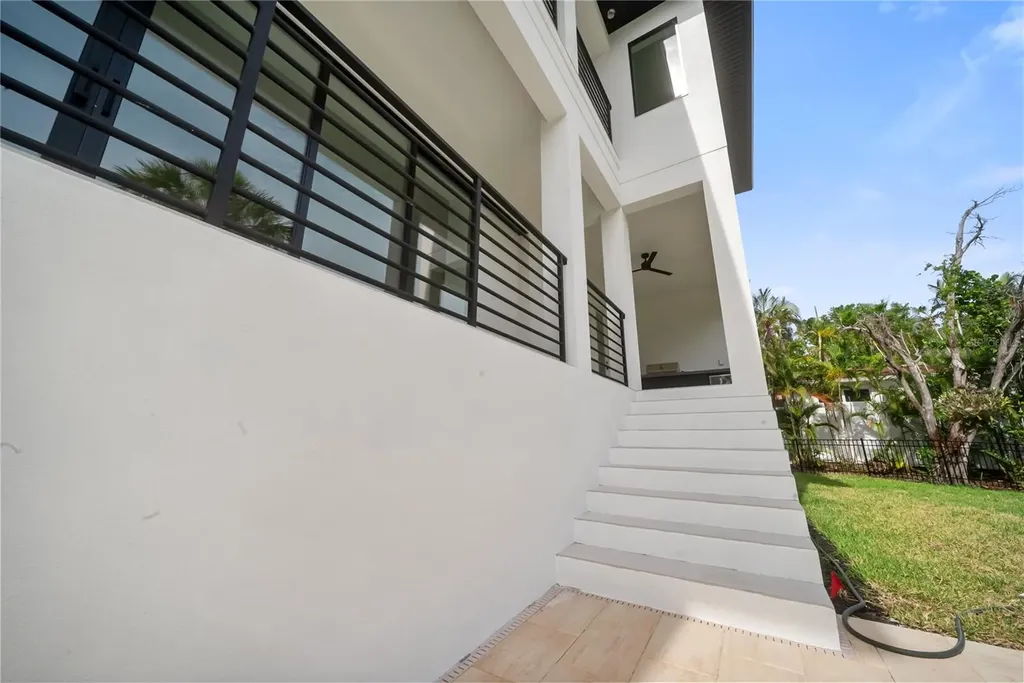 626 Buttonwood Drive Longboat Key FL 34228