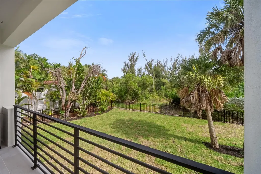626 Buttonwood Drive Longboat Key FL 34228