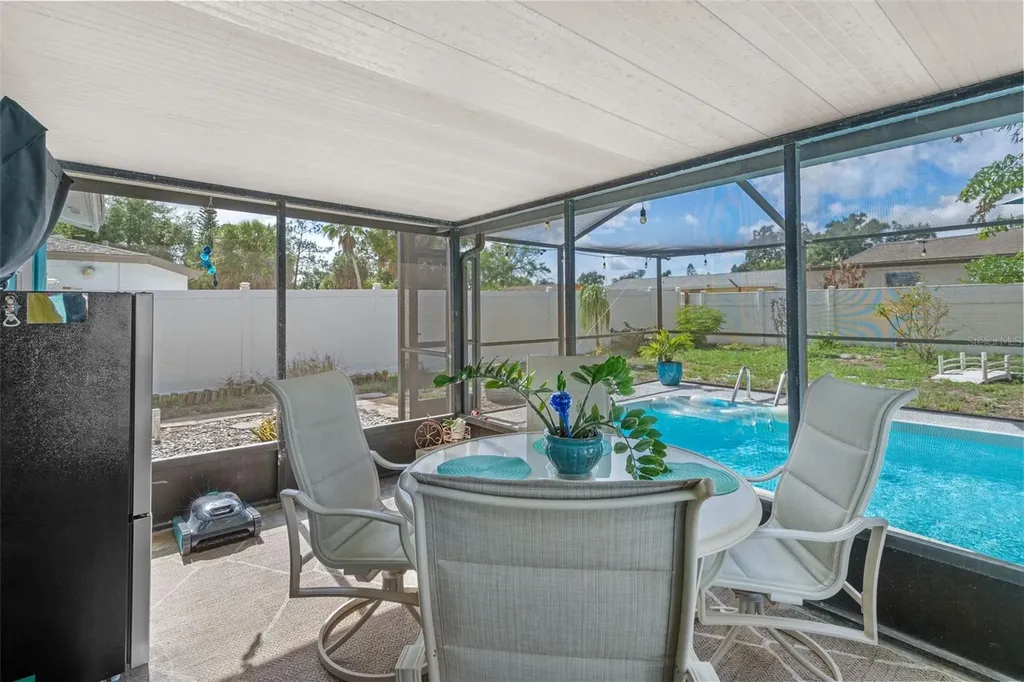 7906 Woodvine Circle Tampa FL 33615