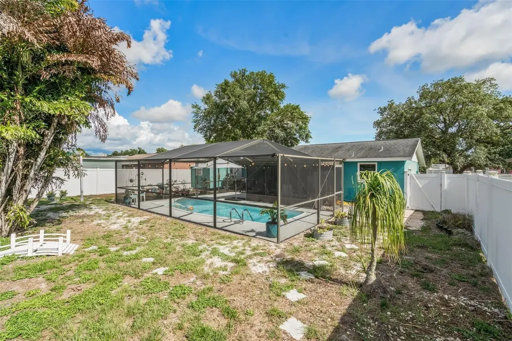 7906 Woodvine Circle Tampa FL 33615