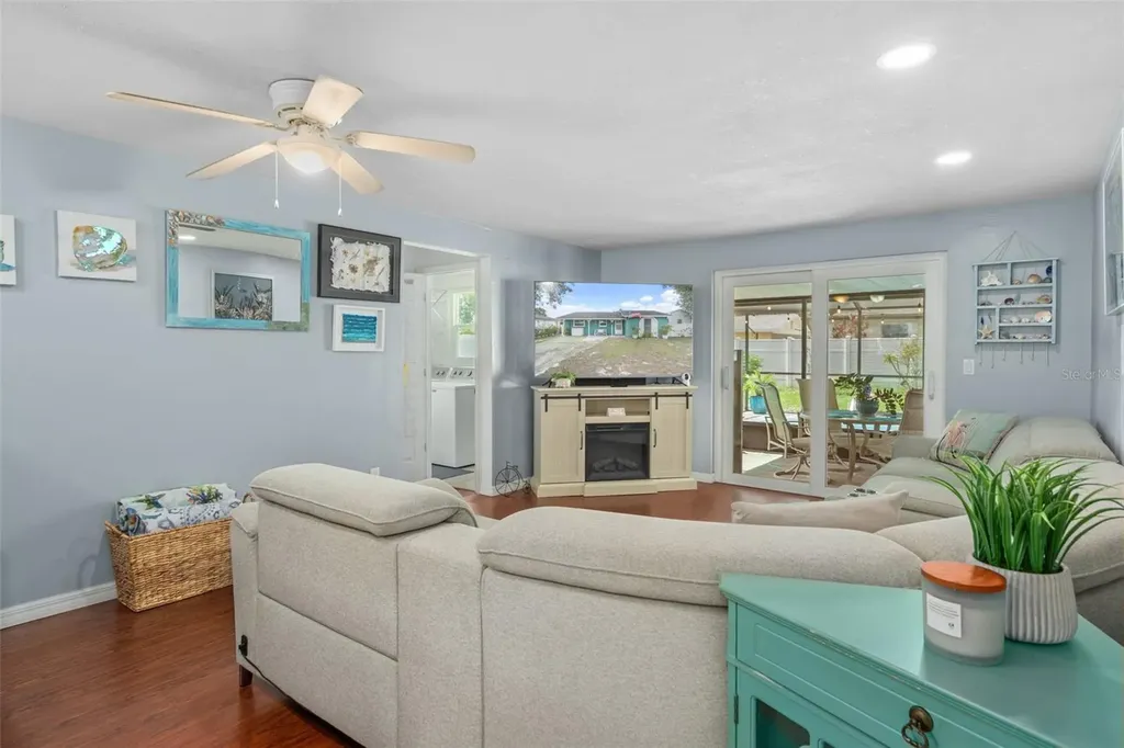 7906 Woodvine Circle Tampa FL 33615