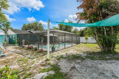 7906 Woodvine Circle Tampa FL 33615