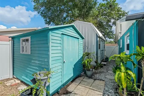 7906 Woodvine Circle Tampa FL 33615