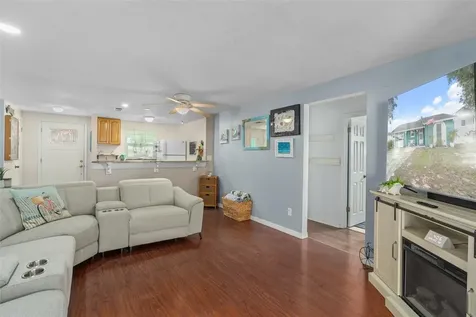 7906 Woodvine Circle Tampa FL 33615