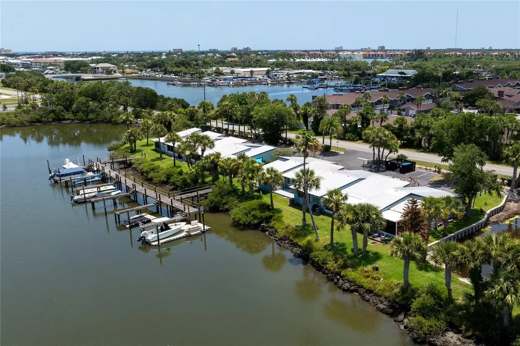 100 Poinciana Cove Court New Smyrna Beach FL 32169